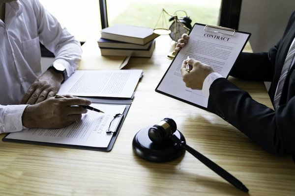 Rédaction des statuts de la SAS : astuces et pièges à éviter