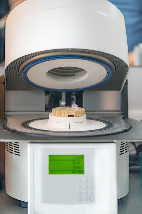 Les centres de denturologie proposent-ils des prothèses esthétiques ?