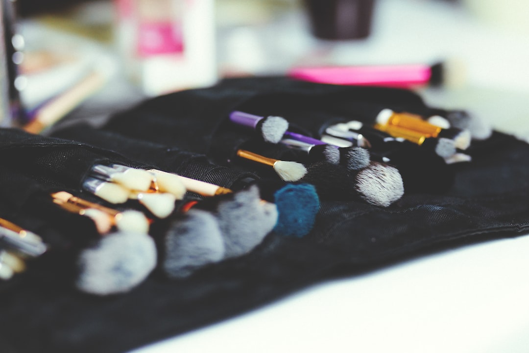 Comment faire briller des meubles anciens ?